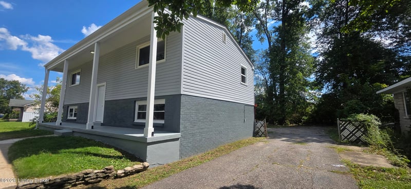 5212 E Indian Trl, Louisville, KY 40218