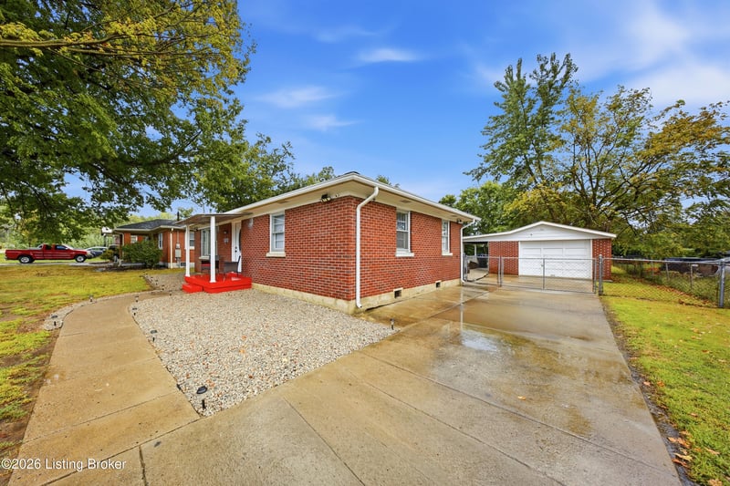 5212 Witten Dr, Louisville, KY 40258