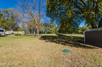 5219 Maple Spring Dr, Louisville, KY 40229