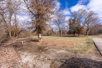 5225 River Rd, Louisville, KY 40222