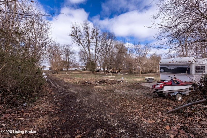 5225 River Rd, Louisville, KY 40222