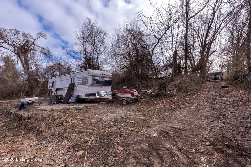 5225 River Rd, Louisville, KY 40222