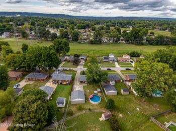 5229 Mount Holyoke Dr, Louisville, KY 40216