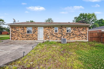5230 Mt Holyoke Dr, Louisville, KY 40216
