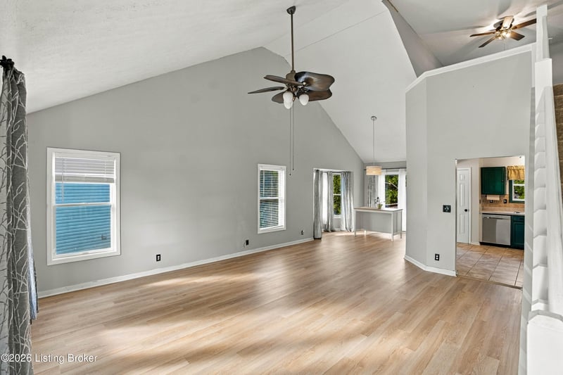 5300 Great Hunter Ct, Louisville, KY 40229