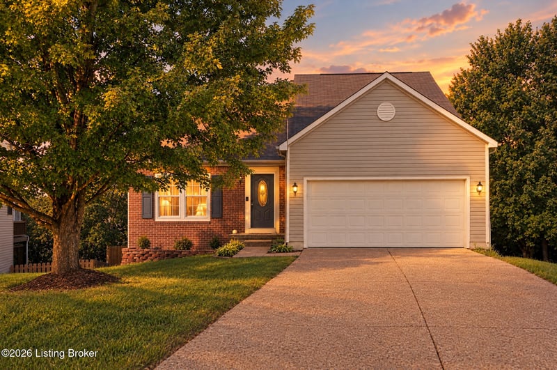 5300 Great Hunter Ct, Louisville, KY 40229