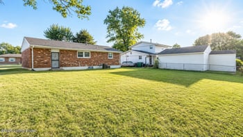 5301 Red Fern Rd, Louisville, KY 40218