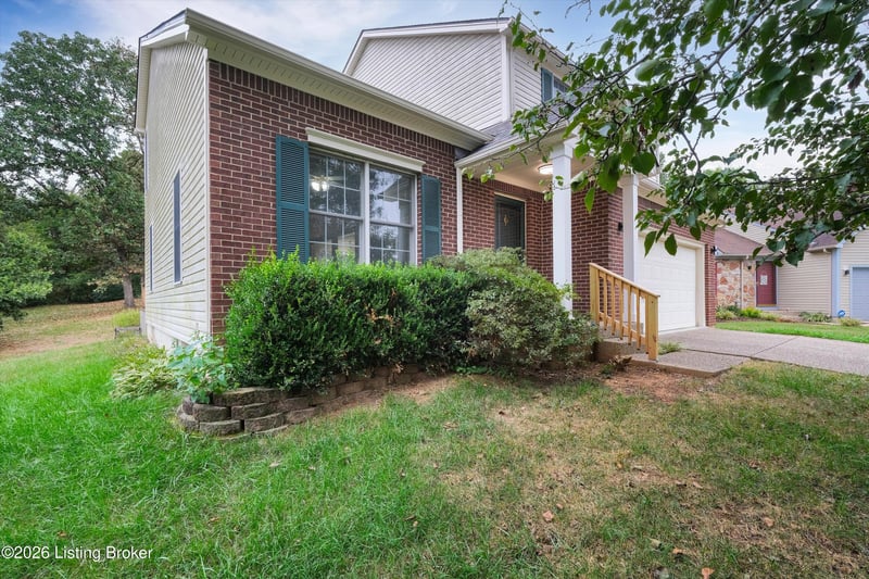 5304 Wild River Ct, Louisville, KY 40229
