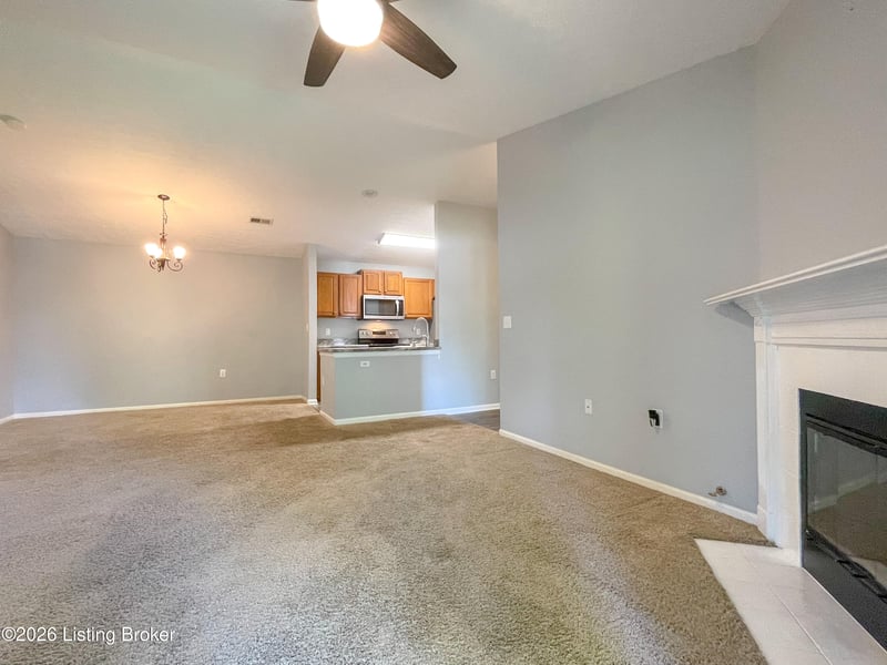 5305 Pacer Ln #204, Louisville, KY 40241