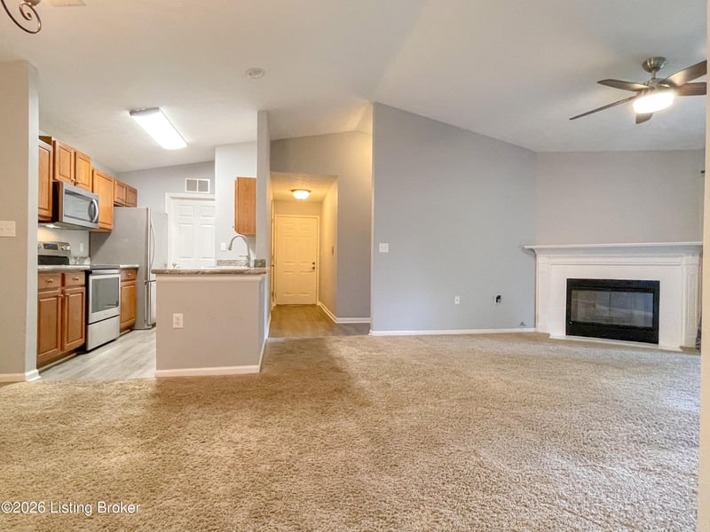 5305 Pacer Ln #204, Louisville, KY 40241