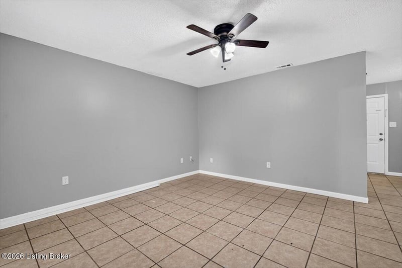 5307 Armsmere Way, Louisville, KY 40218