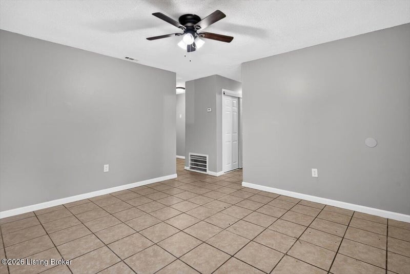 5307 Armsmere Way, Louisville, KY 40218