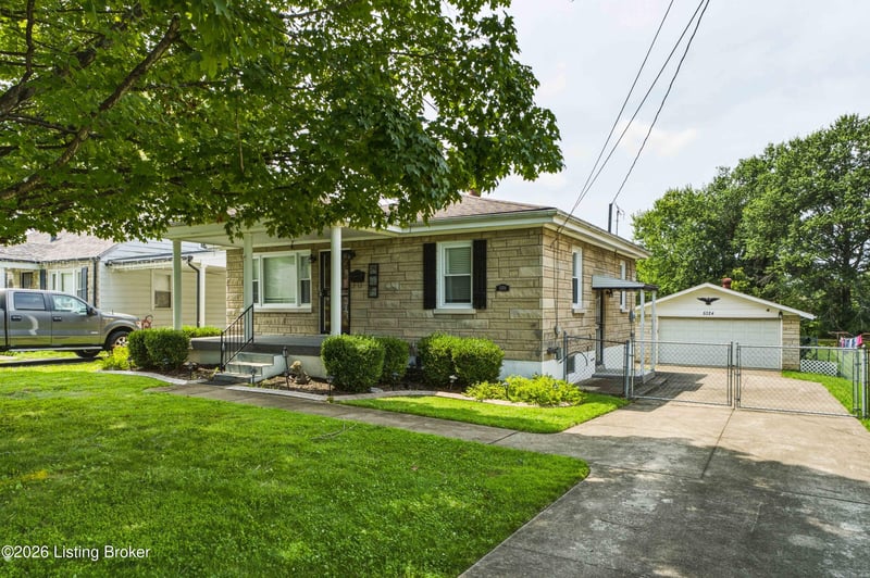 5324 Tahia Dr, Louisville, KY 40216