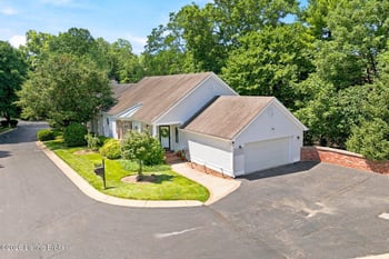5403 Indian Woods Dr, Louisville, KY 40207
