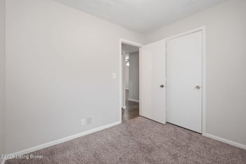 5406 Windy Willow Dr, Louisville, KY 40241