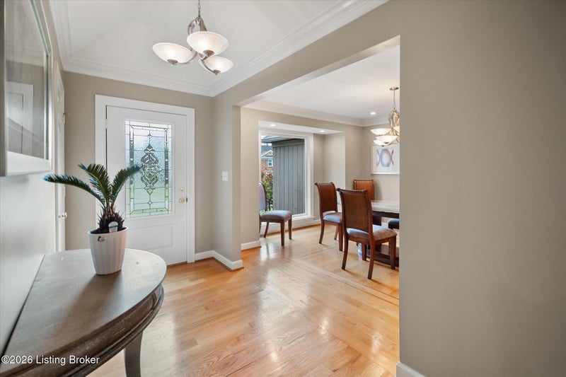 5407 Navajo Rd, Louisville, KY 40207