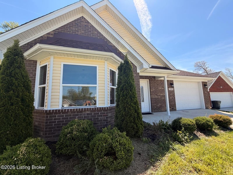 5409 Mt Holyoke Dr, Louisville, KY 40216