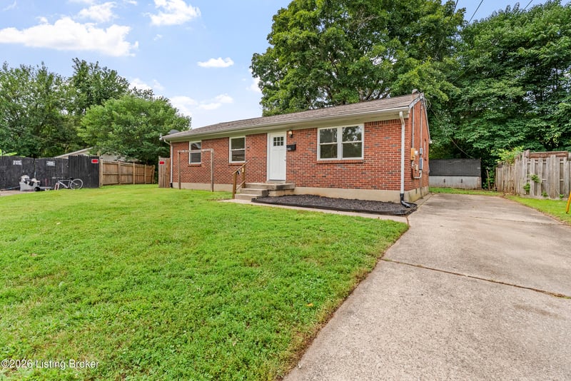 5410 Anatahan Ct, Louisville, KY 40272