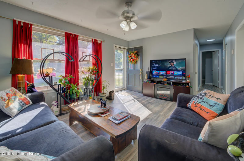 5411 Alicante Ln, Louisville, KY 40272
