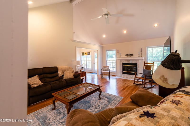 5418 Cross Creek Dr, Crestwood, KY 40014