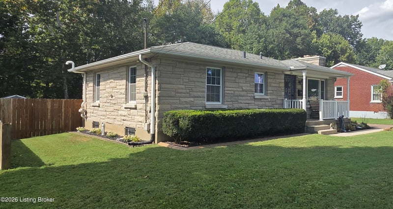 5440 Southview Dr, Louisville, KY 40214
