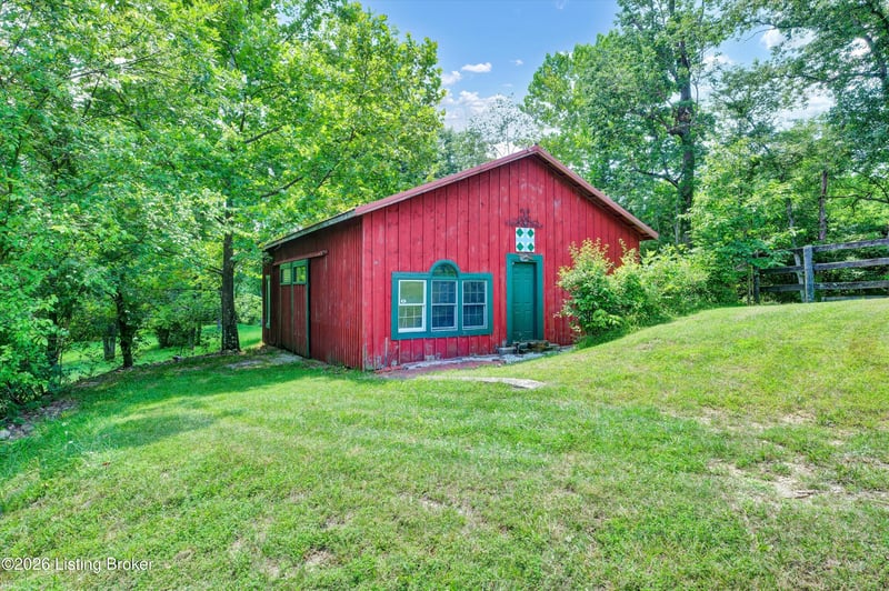 5494 Old Sligo Rd, La Grange, KY 40031