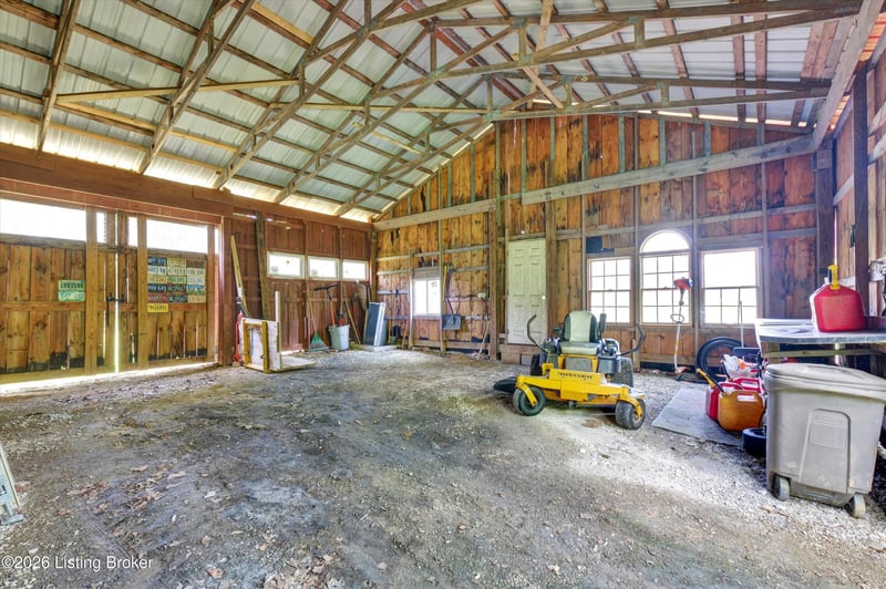 5494 Old Sligo Rd, La Grange, KY 40031