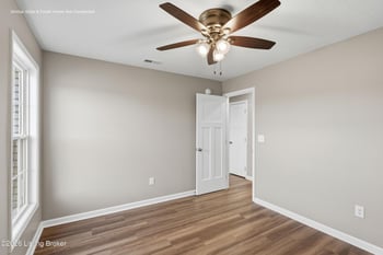 55 Paislynne Ct, Brandenburg, KY 40108