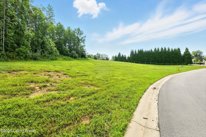 5501 Farmhouse Dr, Crestwood, KY 40014
