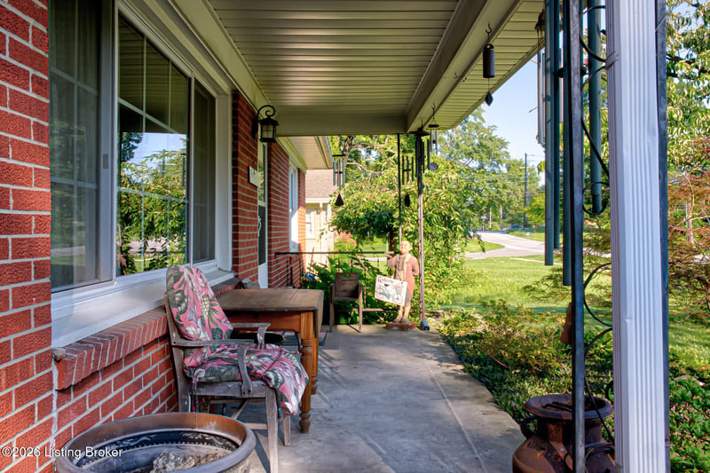 5502 Deering Heights Dr, Louisville, KY 40272