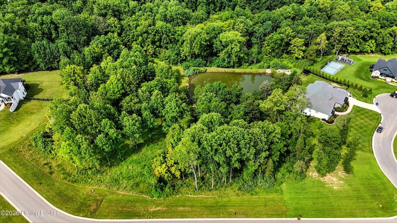 5504 Farmhouse Dr, Crestwood, KY 40014