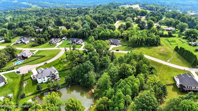 5504 Farmhouse Dr, Crestwood, KY 40014