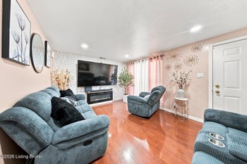 5505 Robinwood Rd, Louisville, KY 40218