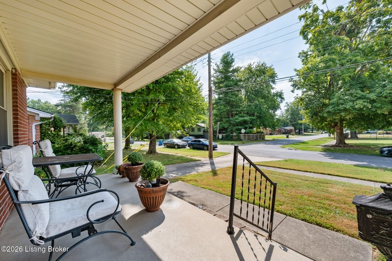 5507 Chestnutwood Way, Louisville, KY 40272