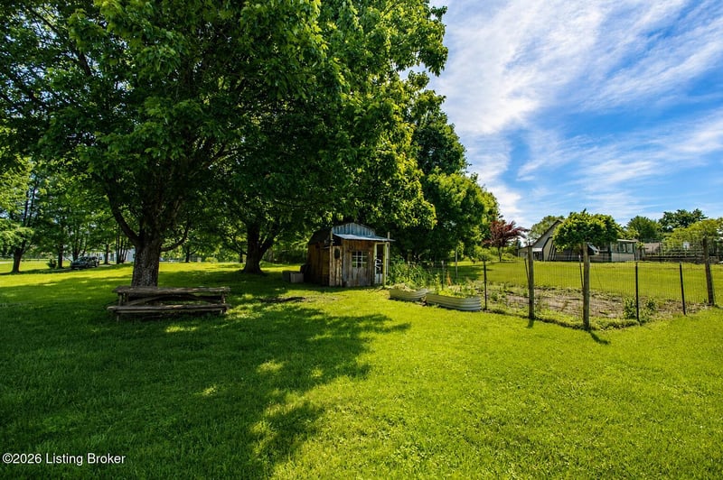 5508 Clover Ridge Dr, Crestwood, KY 40014