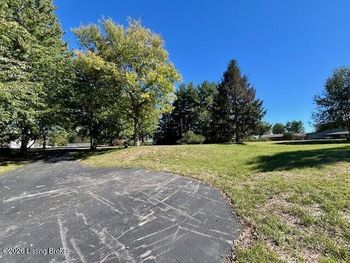 5508 Clover Ridge Dr, Crestwood, KY 40014