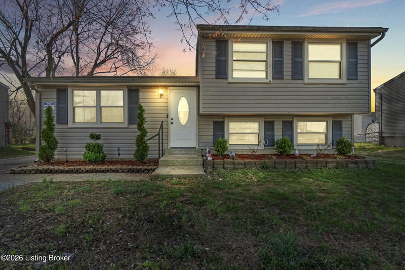 5512 Antle Dr, Louisville, KY 40229