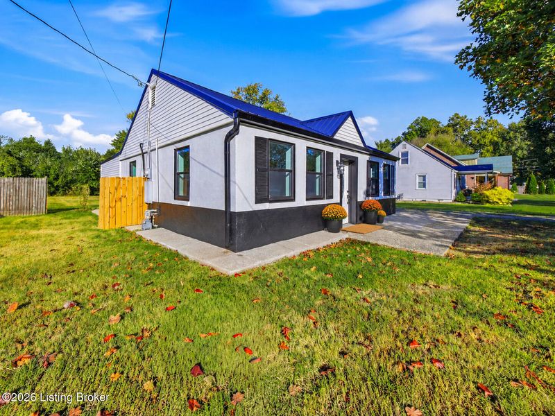 5512 Garrow Ave, Louisville, KY 40219