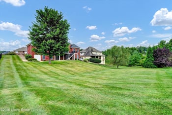 5512 Valley Park Dr, Louisville, KY 40299