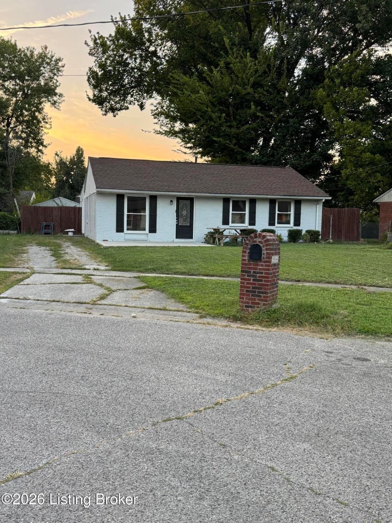 5514 Redondo Cir, Louisville, KY 40218