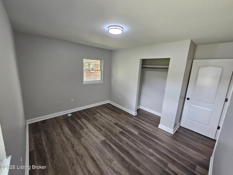 5514 Redondo Cir, Louisville, KY 40218
