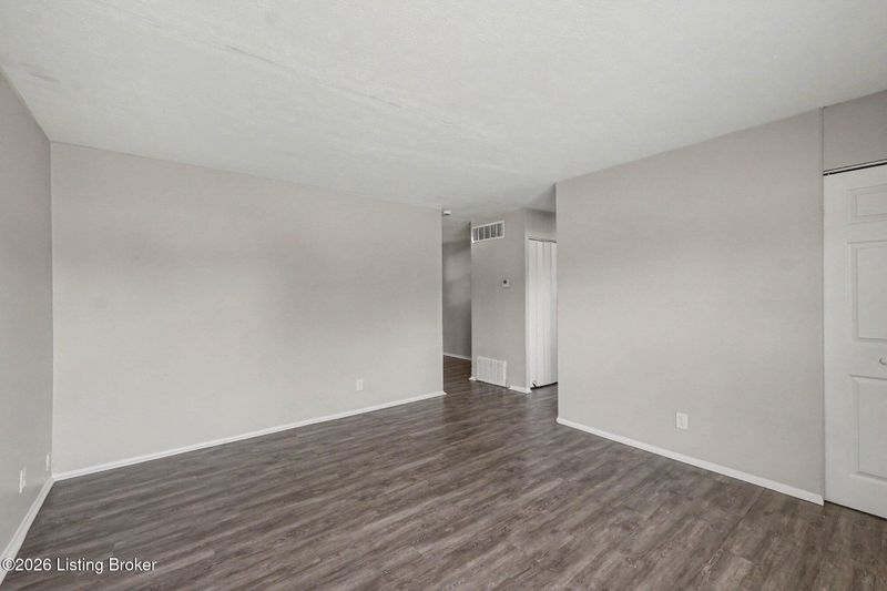 5519 Ailanthus Trl, Louisville, KY 40219