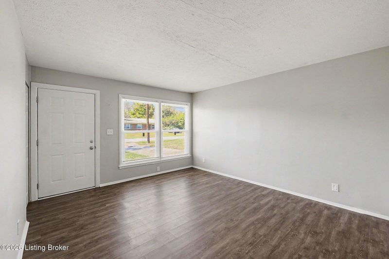 5519 Ailanthus Trl, Louisville, KY 40219