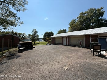552 W Elm Rd, Radcliff, KY 40160