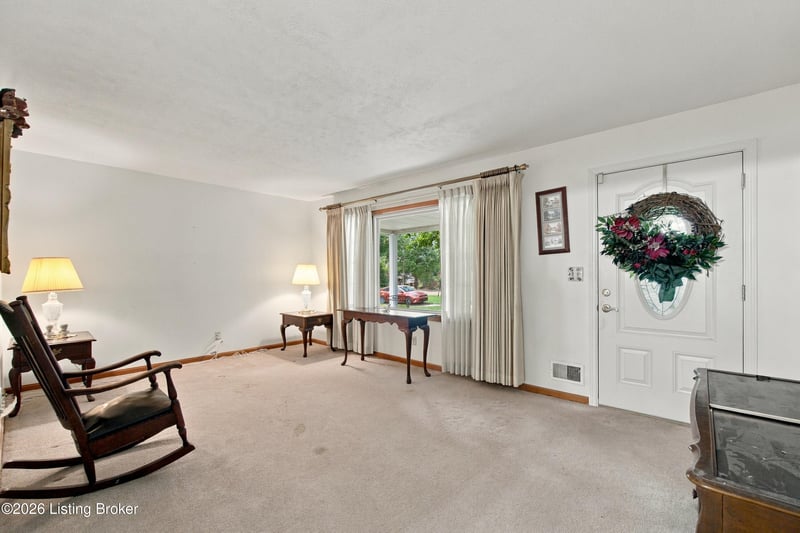 5522 Beth Rd, Louisville, KY 40219