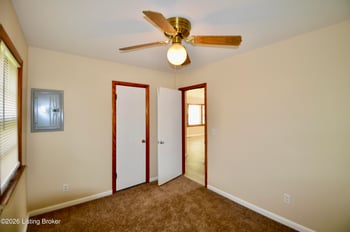 5534 Cartledge Ct, Louisville, KY 40214