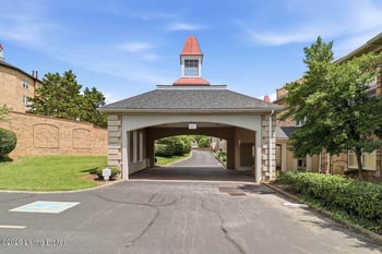 5601 Coach Gate Wynde #24, Louisville, KY 40207