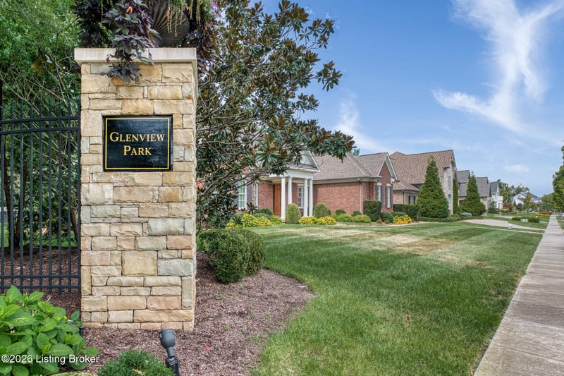 5604 Glenview Falls Pl, Louisville, KY 40222