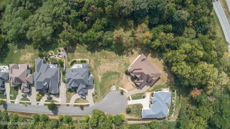5604 Glenview Falls Pl, Louisville, KY 40222
