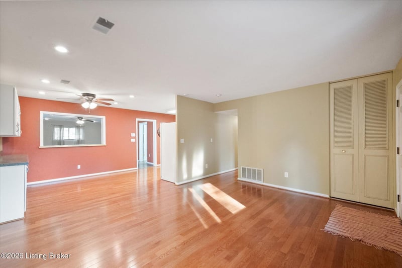 5604 Leemont Ct, Louisville, KY 40272
